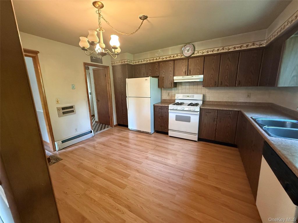 Photo of 1506 State Route 32, Wallkill, NY 12589 (MLS # 994929)
