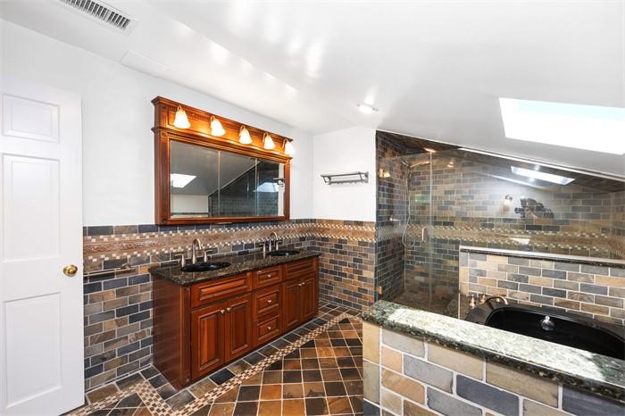 3 The Circle, Great Neck, New York image 21