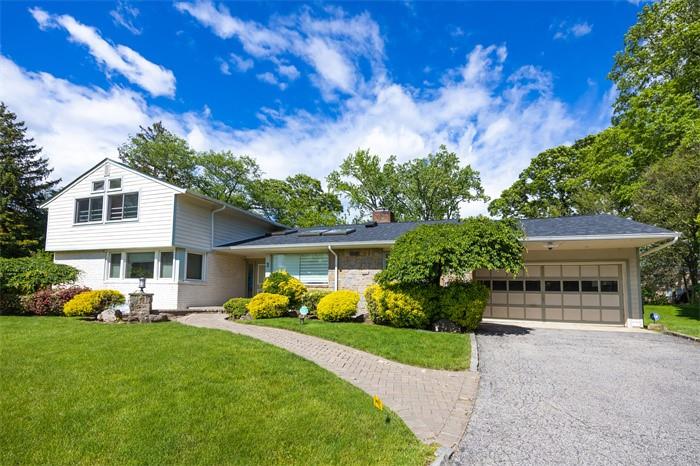 3 The Circle, Great Neck, New York image 1