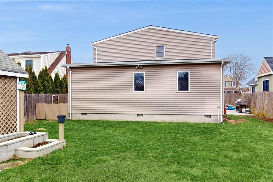 148 Smith Avenue, Islip, New York image 27