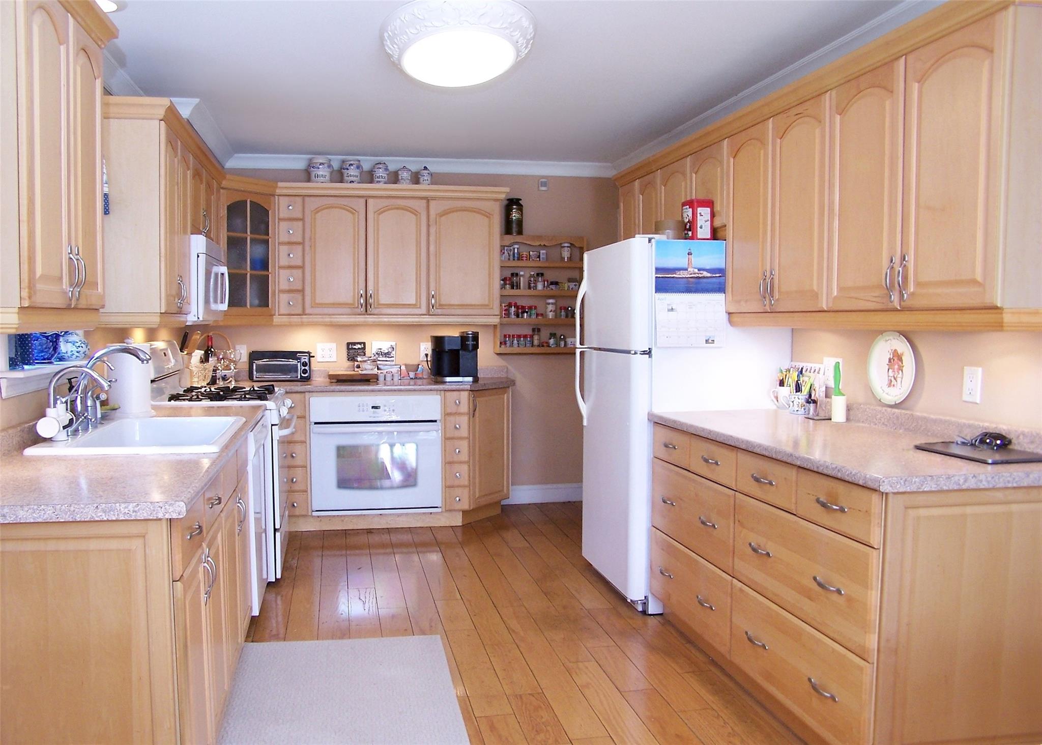 283 Elizabeth Avenue, Holbrook, New York image 25