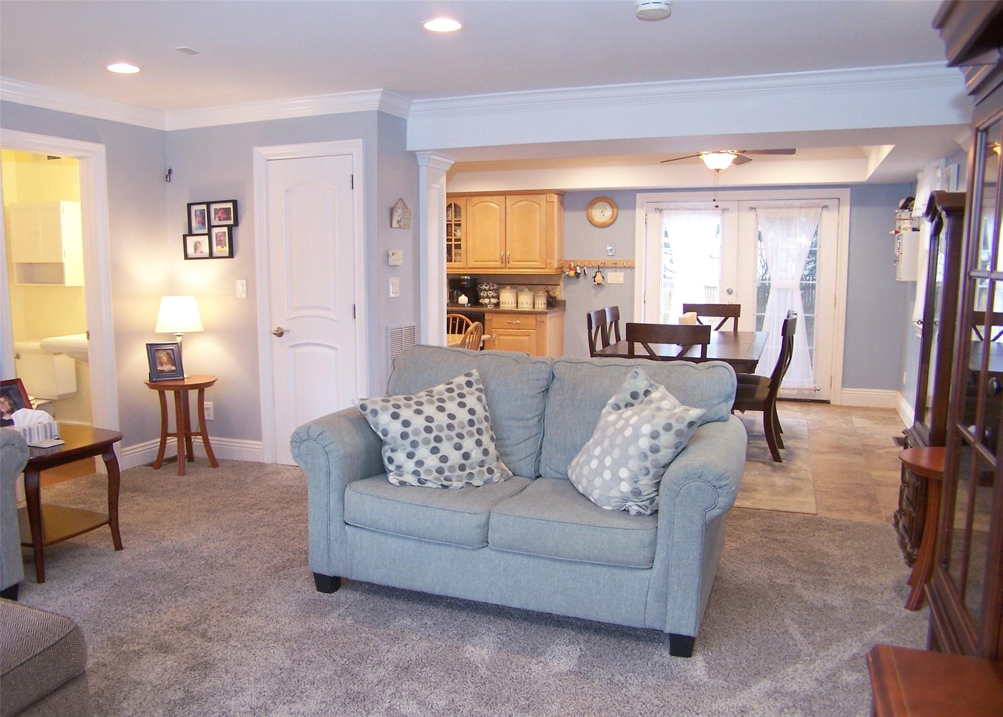 283 Elizabeth Avenue, Holbrook, New York image 10