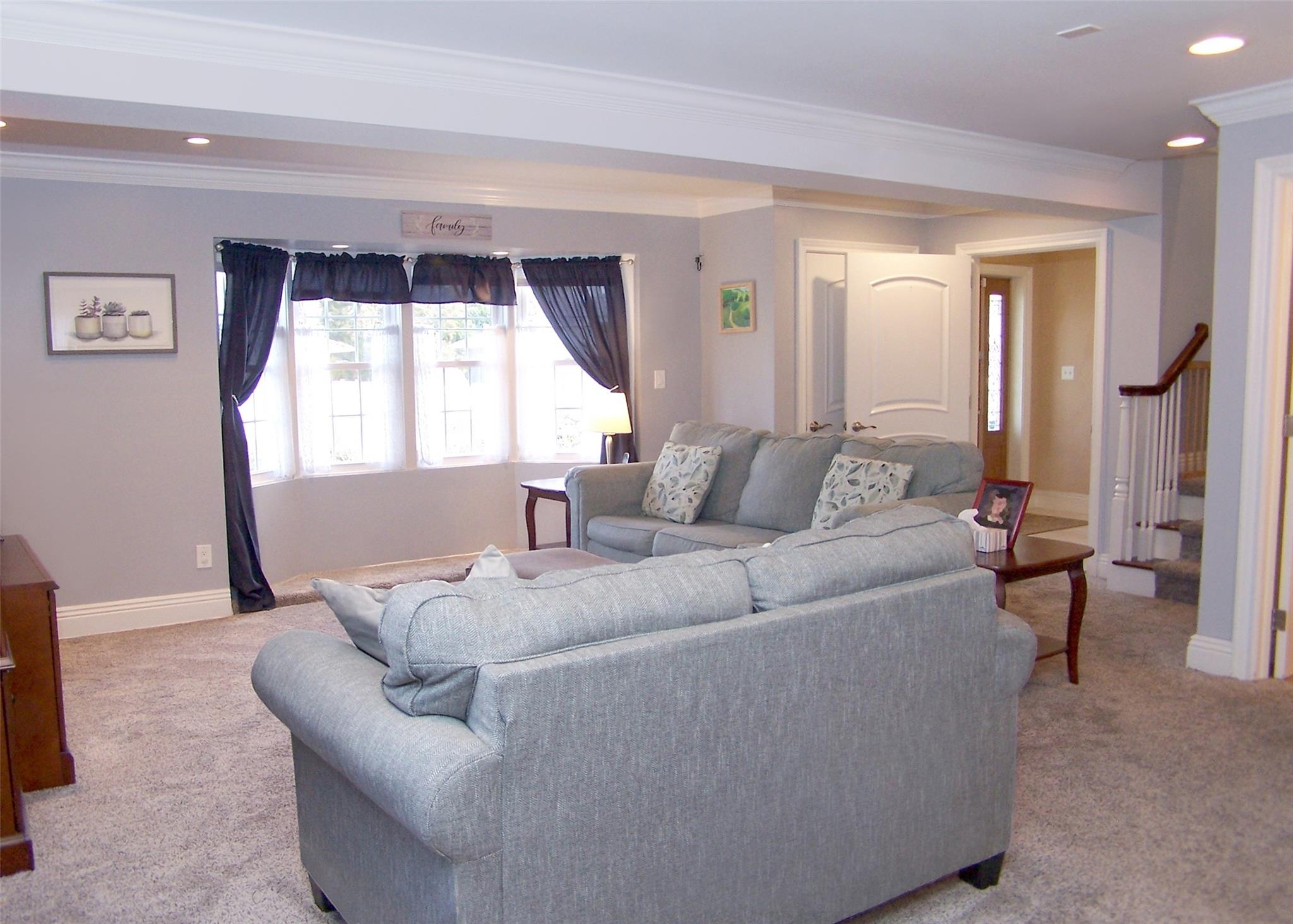 283 Elizabeth Avenue, Holbrook, New York image 8