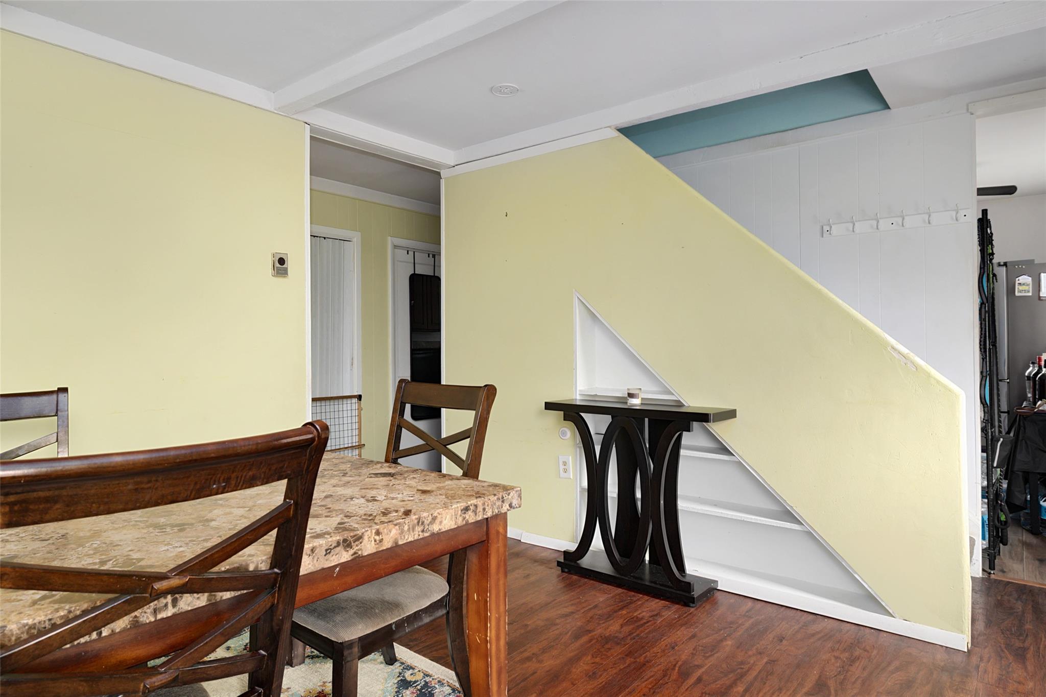 32 Rope Lane, Levittown, New York image 4