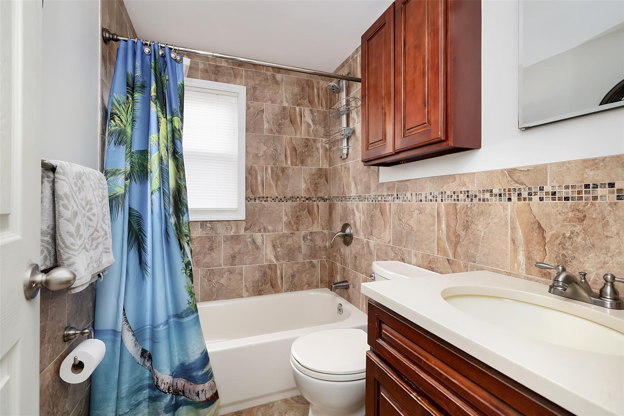 32 Rope Lane, Levittown, New York image 13