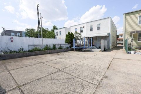 Multifamily For Sale - 10416 Rosita Road<br/> Ozone Park, NY 11417