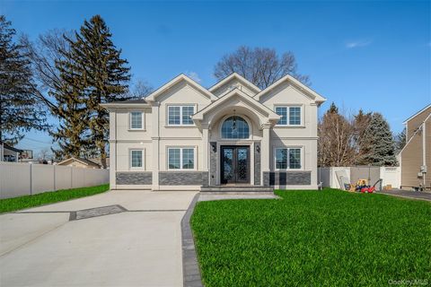 68 Spruce Street Hicksville NY 11801