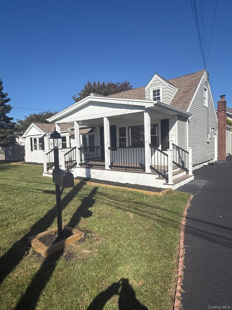 Photo of 51 Tameling Avenue, Babylon, NY 11702 (MLS # 1060910)