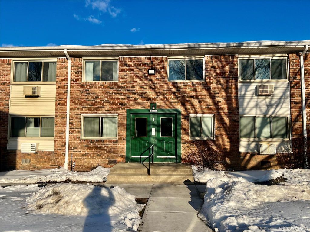 Photo of 2449I union Avenue #34A, Islip, NY 11751 (MLS # 960965)