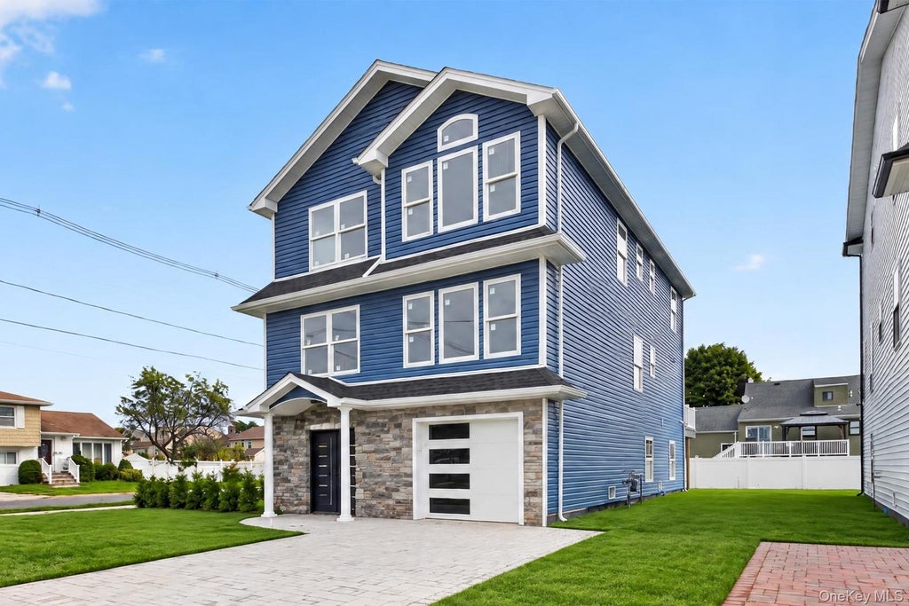 Photo of 265 Roosevelt Avenue, Freeport, NY 11520 (MLS # 1060960)