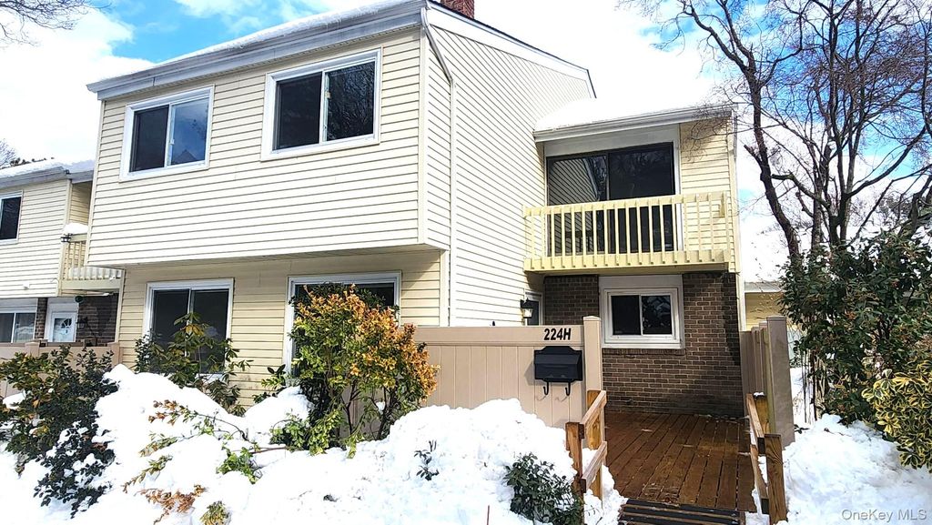 Photo of 224 H Springmeadow Drive #H, Holbrook, NY 11741 (MLS # 965323)