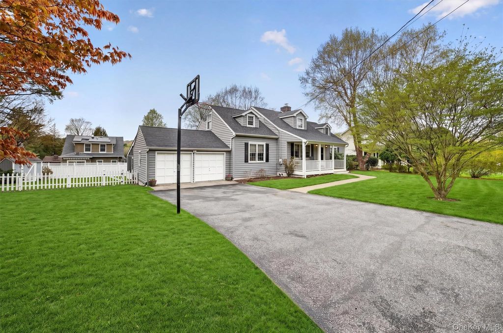 Photo of 1737 Paine Street, Yorktown Heights, NY 10598 (MLS # 991024)