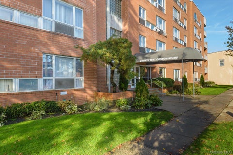 Apartment For Rent - 205 Mineola Boulevard #3G<br/> Mineola, NY 11501