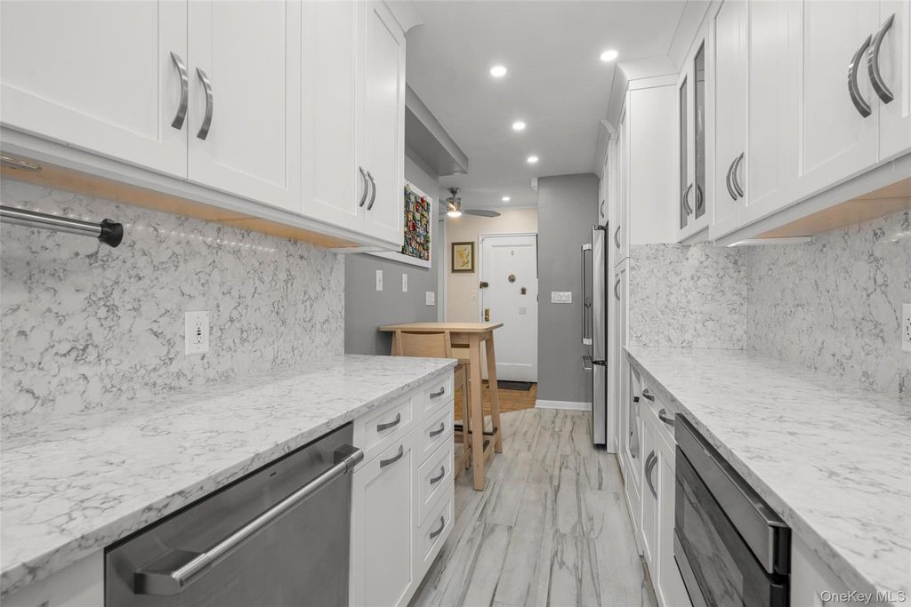 Photo of 620 W 239th Street #2C, Bronx, NY 10463 (MLS # 966864)