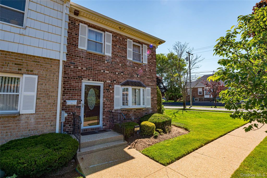 Photo of 446 N Corona Avenue, Valley Stream, NY 11580 (MLS # 1013612)