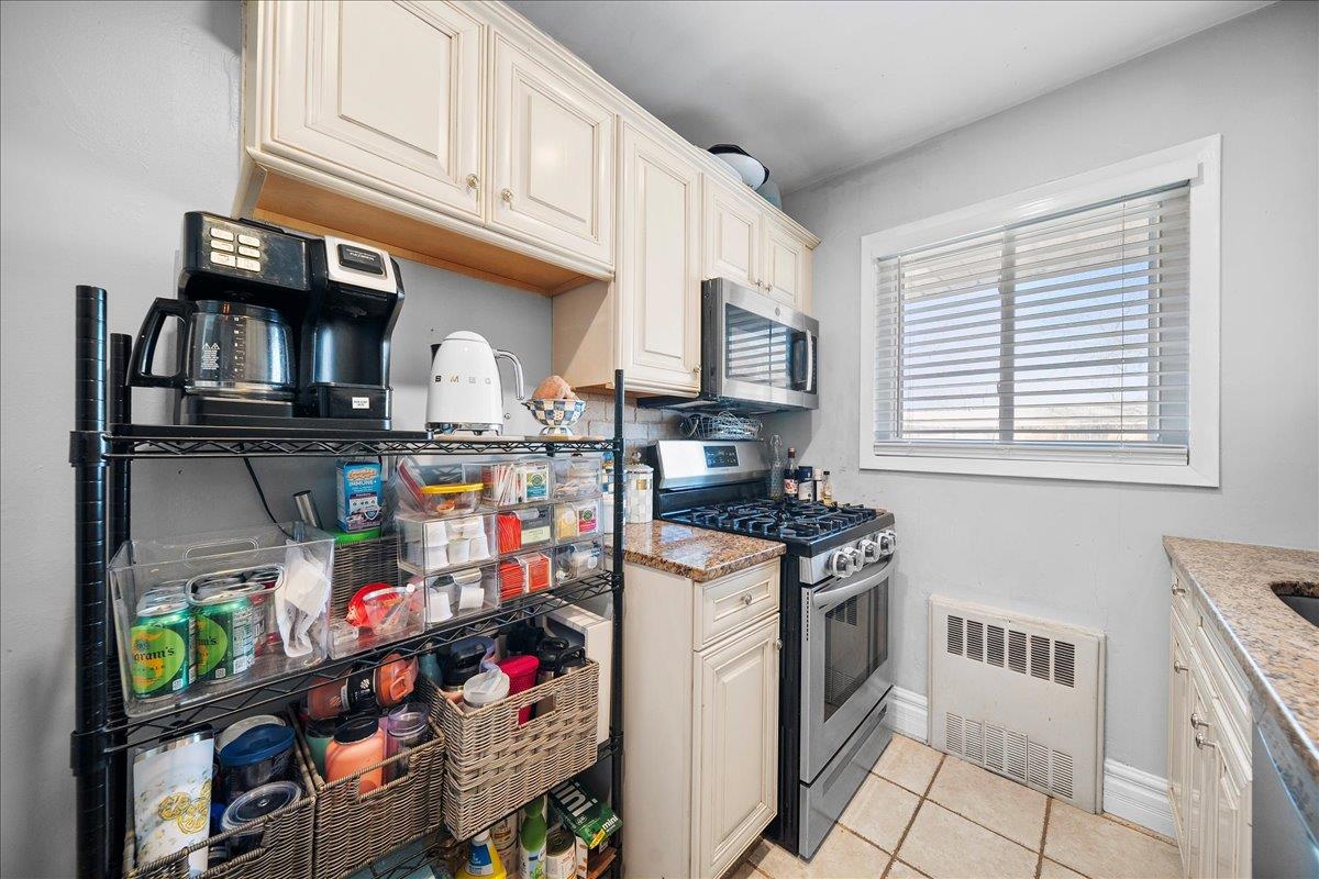 192 Edmunton Drive #D2, North Babylon, New York image 11
