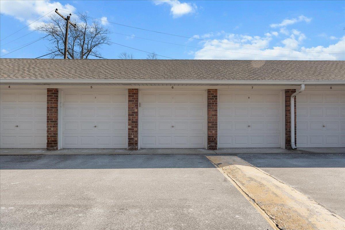 192 Edmunton Drive #D2, North Babylon, New York image 25