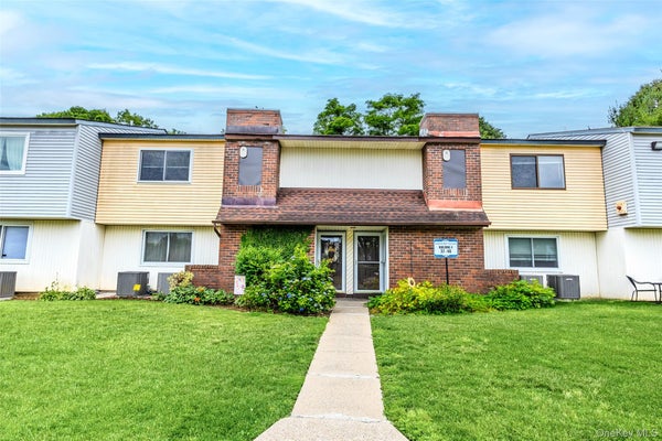 42 POINTE CIR S # 0, CORAM, NY 11727 - Image babf074a3cc7aa4a55db64caf4a18cb3/390451200