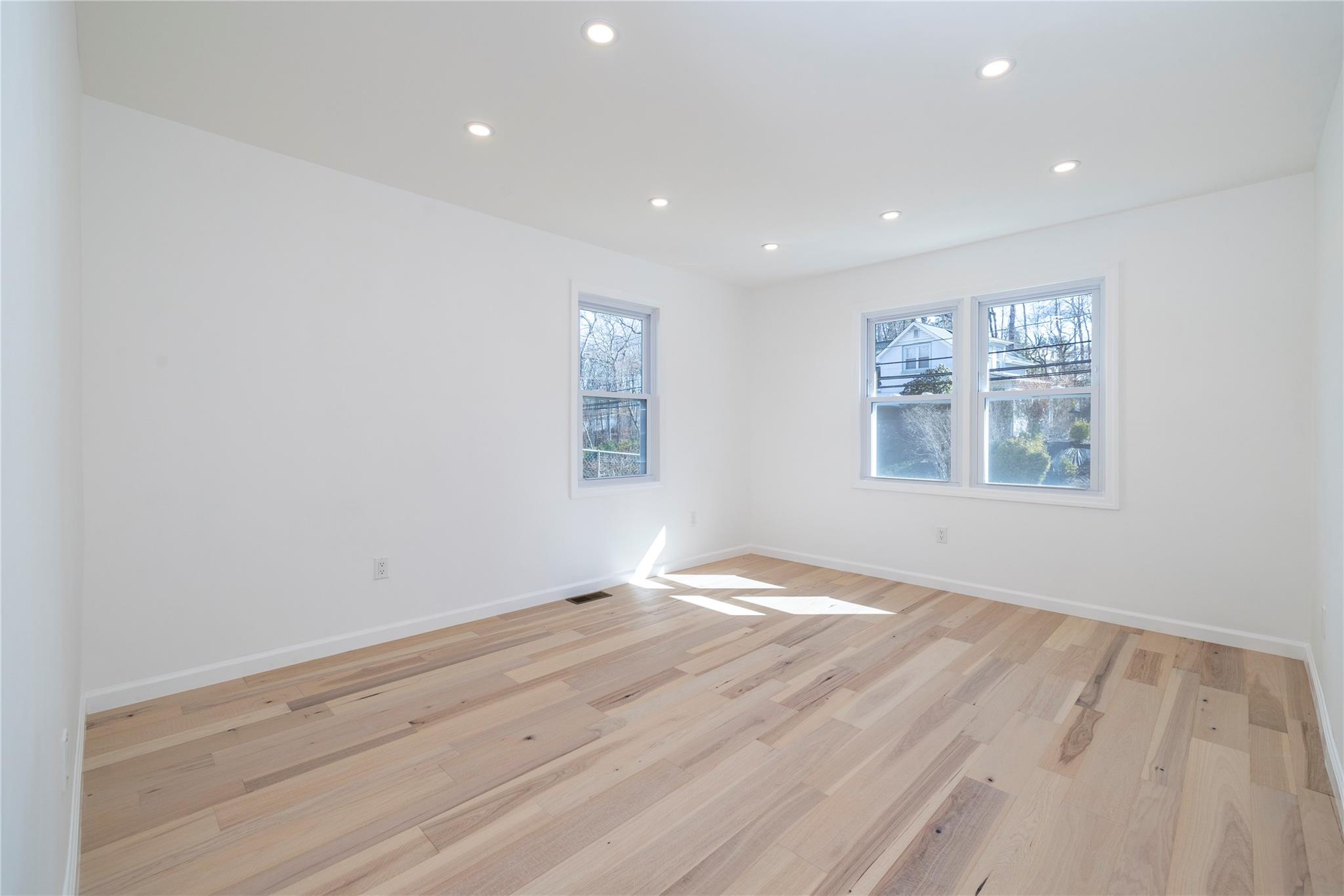 181 Vernon Valley Road, East Northport, New York image 10
