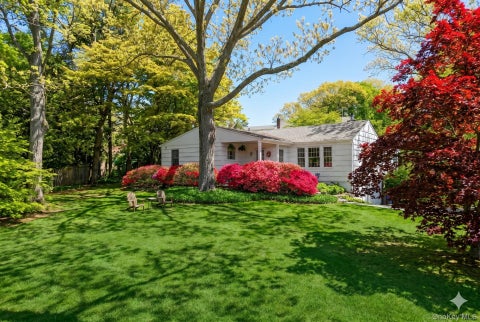 Photo of 77 Bay Drive E, Huntington, NY 11743 (MLS # 995308)