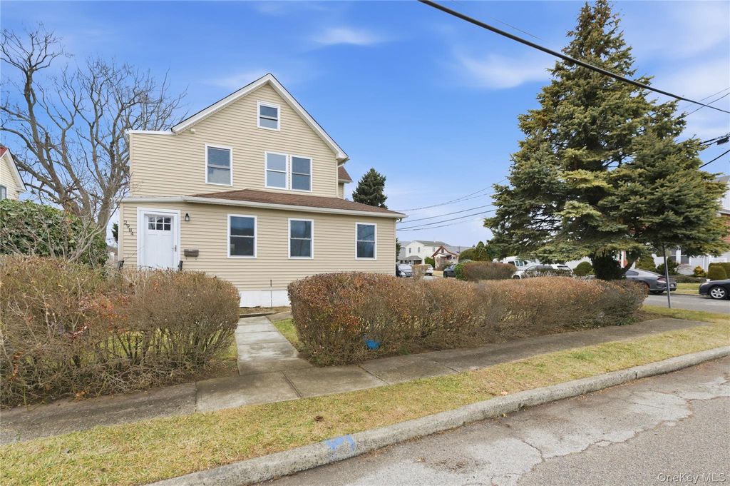 Photo of 2984 Dorlon Place #Upper, Baldwin, NY 11510 (MLS # 951334)