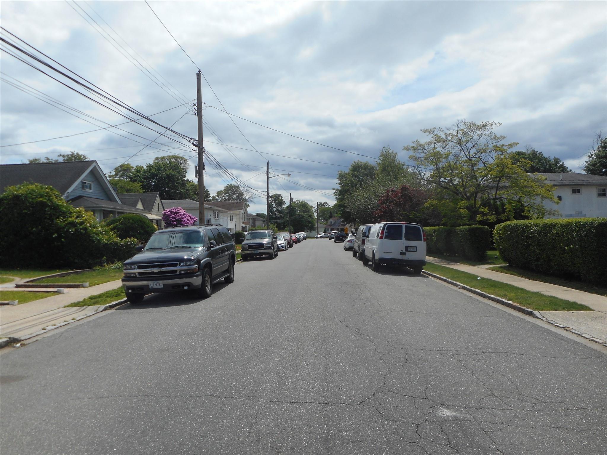 33 2nd Avenue, Westbury, New York image 17