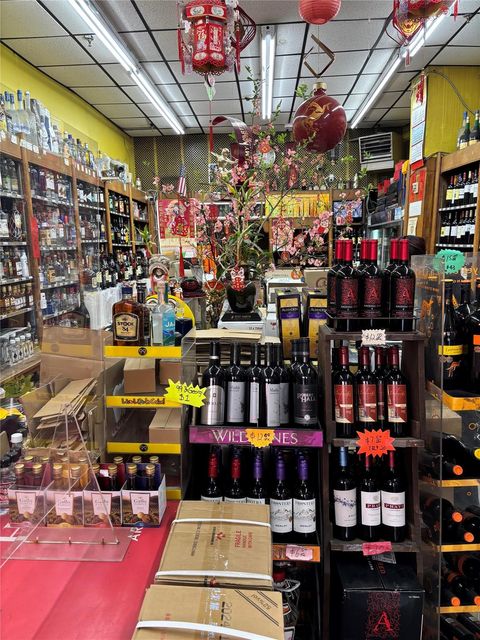 17-23 E EAST BROADWAY New York (Manhattan) NY 10002