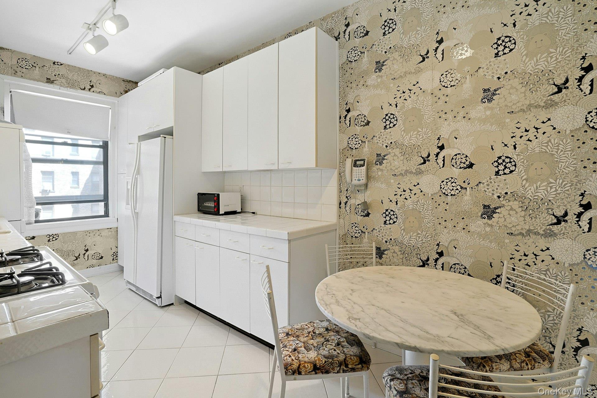 Scarsdale, New York 10583, United States, 1 Bedroom Bedrooms, ,1 BathroomBathrooms,Residential,Active,190614