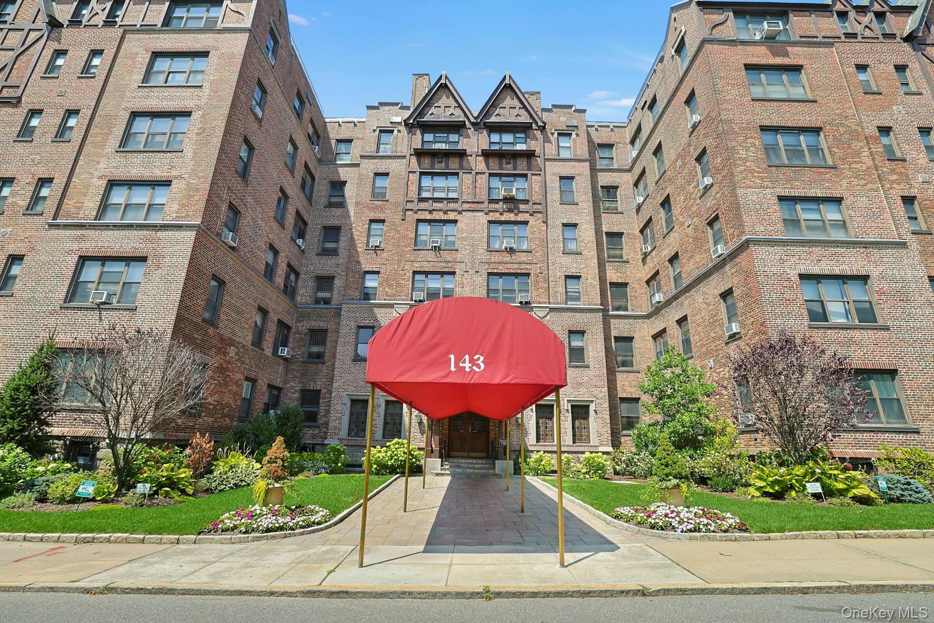 Scarsdale, New York 10583, United States, 1 Bedroom Bedrooms, ,1 BathroomBathrooms,Residential,Active,190614 Scarsdale, New York 10583, United States, 1 Bedroom Bedrooms, ,1 BathroomBathrooms,Residential,Active,190614