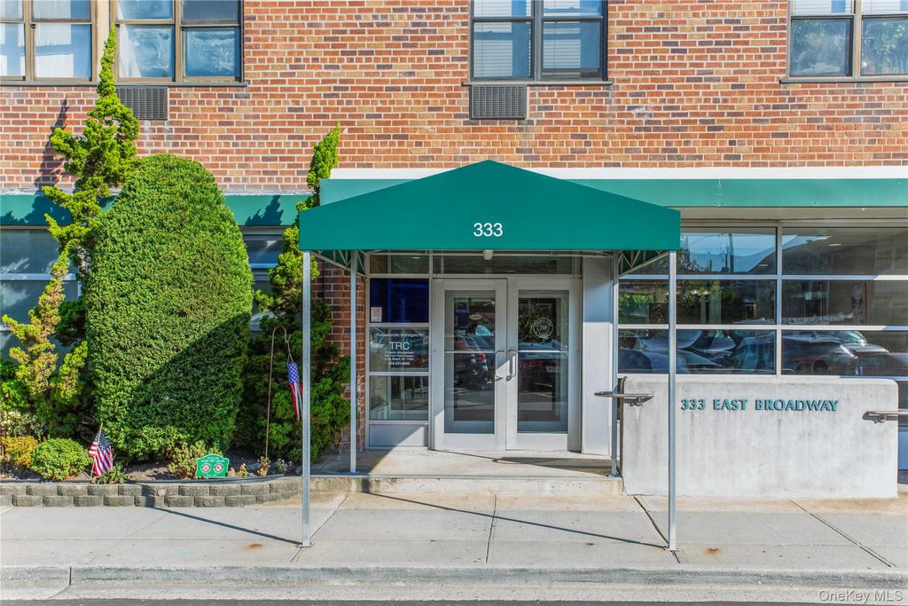 Photo of 333 E Broadway #4G, Long Beach, NY 11561 (MLS # 970645)