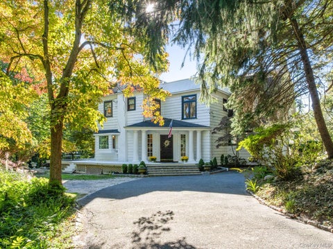 Photo of 6 Arbutus Path, Port Jefferson, NY 11777 (MLS # 1061802)