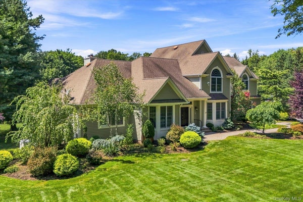 3 SPRING BAY LN, LLOYD HARBOR, NY 11743 - Image baeee43eb4bfae45fce178a1c4243fff/3527493426