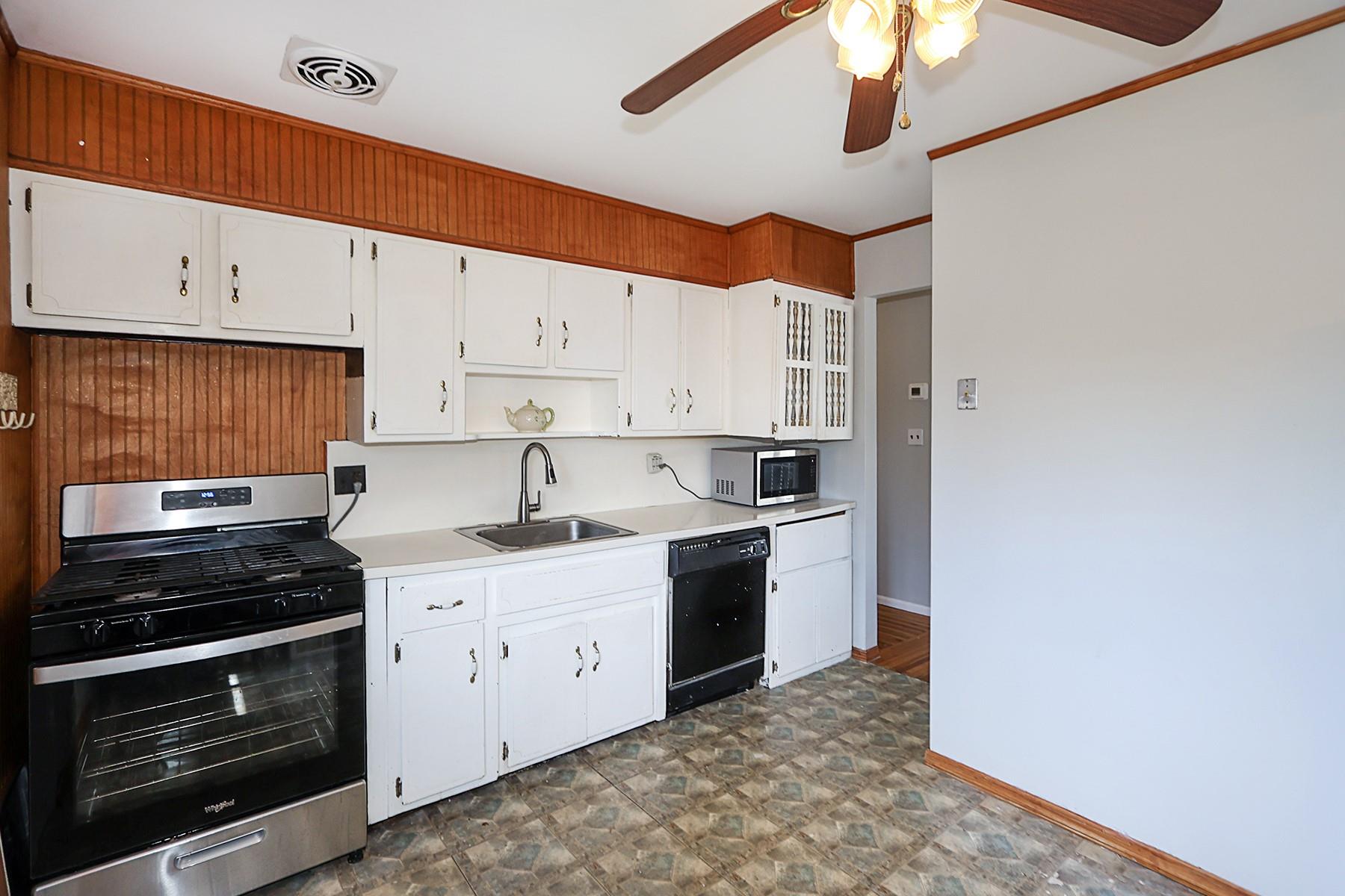 104 Utica Street, Bay Shore, New York image 15