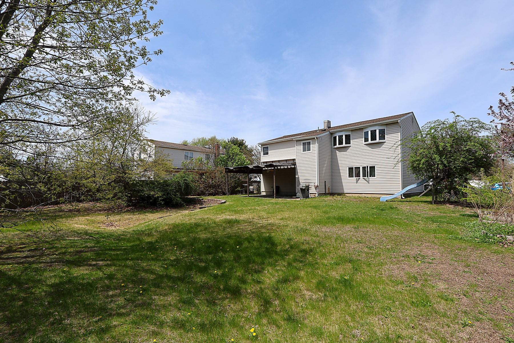 104 Utica Street, Bay Shore, New York image 32