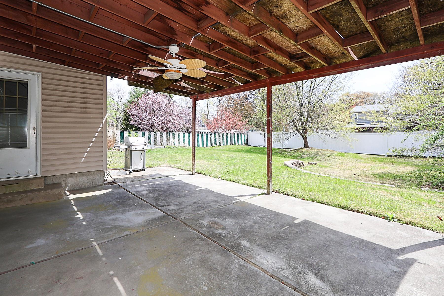 104 Utica Street, Bay Shore, New York image 28
