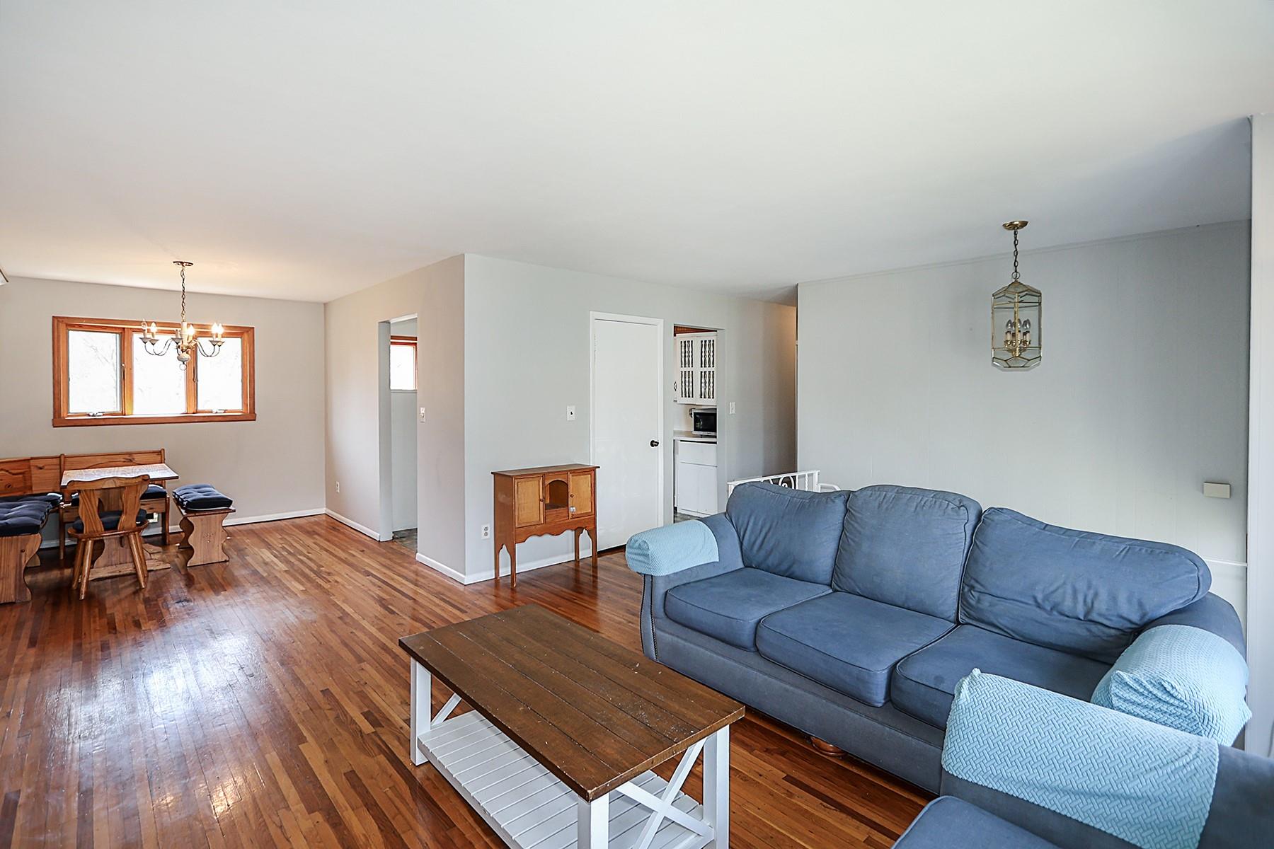 104 Utica Street, Bay Shore, New York image 9
