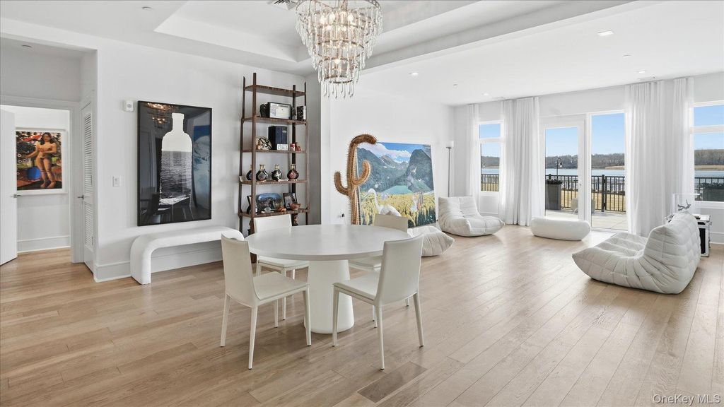 Photo of 10 Shore Road #108, Glenwood Landing, NY 11547 (MLS # 957375)