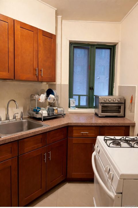 1566 Unionport Road 1C Bronx NY 10462