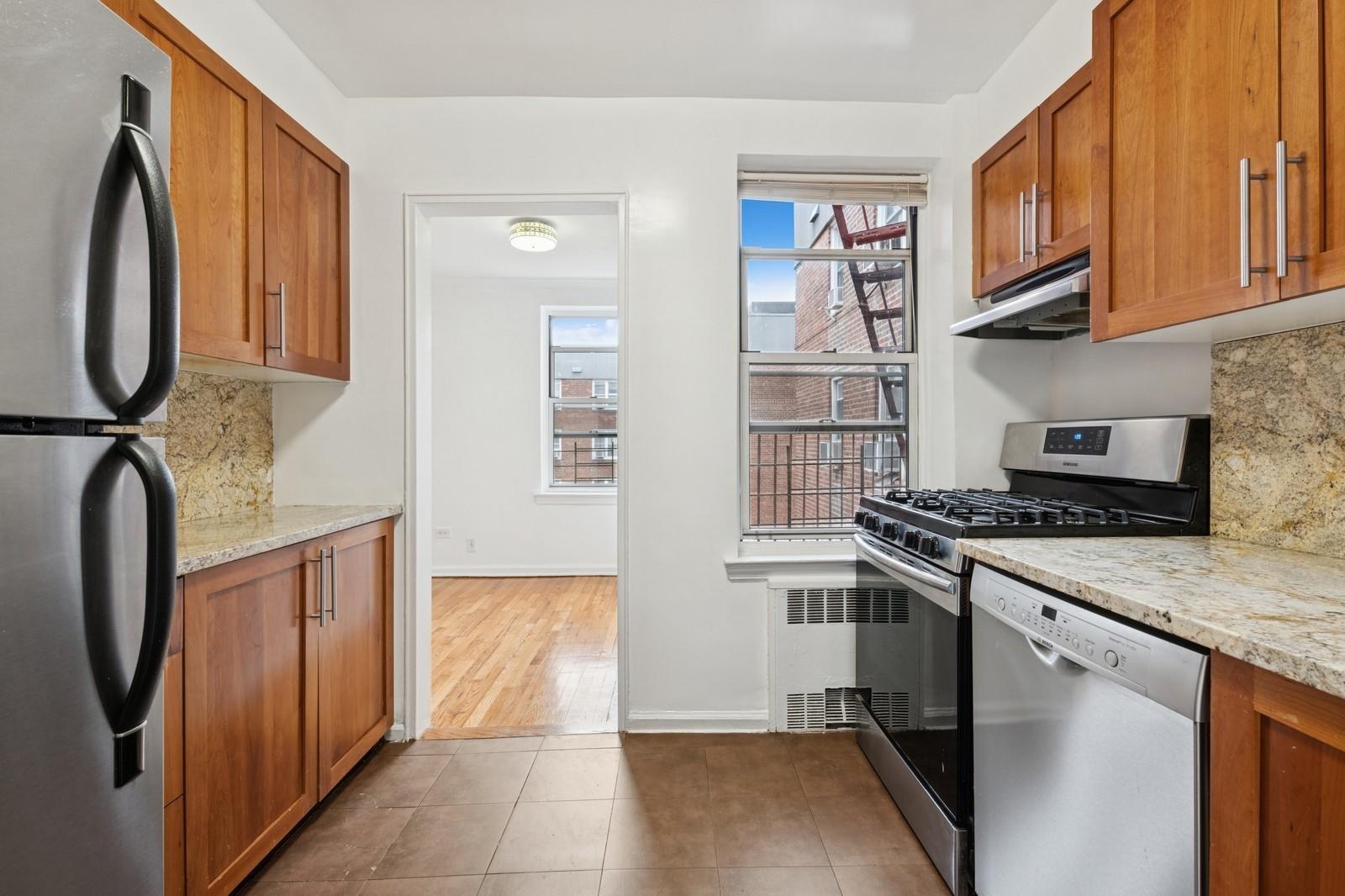 66-40 108th Street #5E, Forest Hills, New York image 14