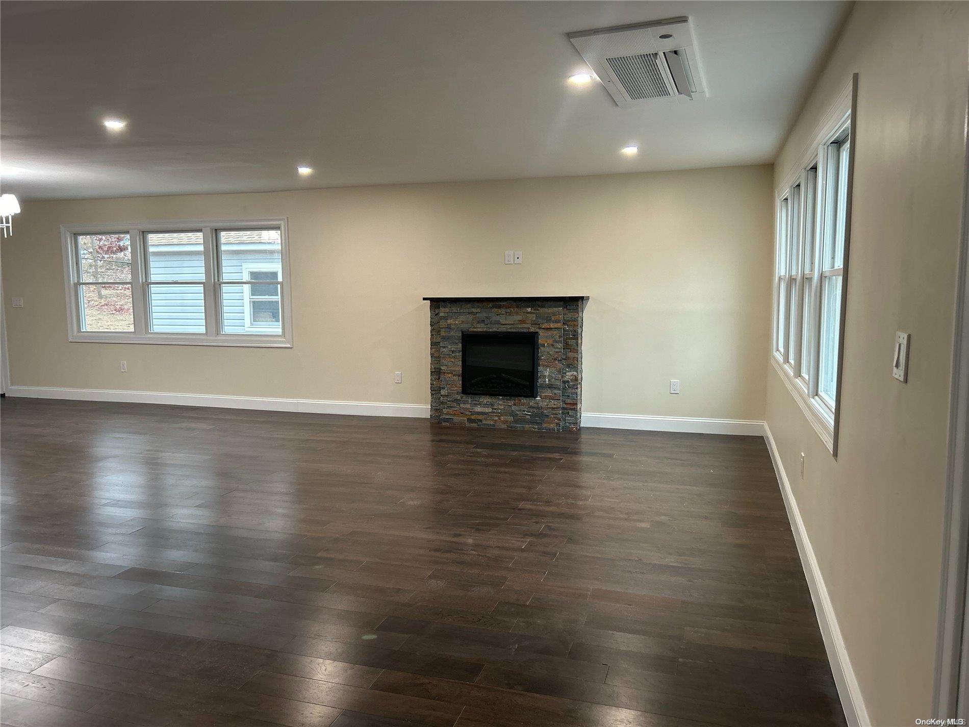 76 Pinedale Avenue, Farmingville, New York image 4