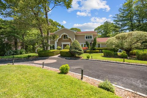 10 Faulkner Lane Dix Hills NY 11746