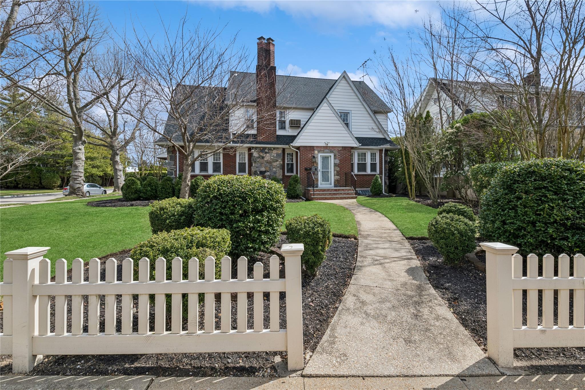 363 Hempstead Avenue, Rockville Centre, New York image 3