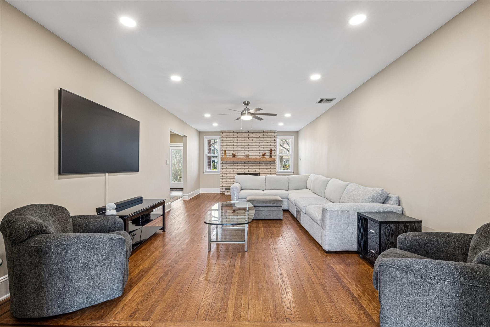 363 Hempstead Avenue, Rockville Centre, New York image 13