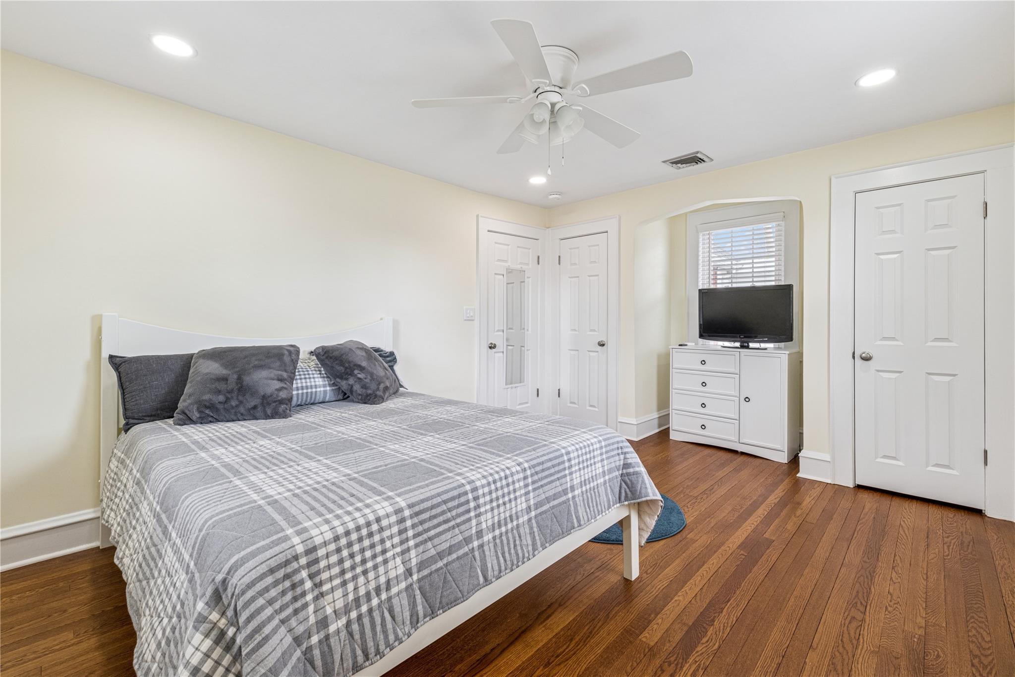 363 Hempstead Avenue, Rockville Centre, New York image 25