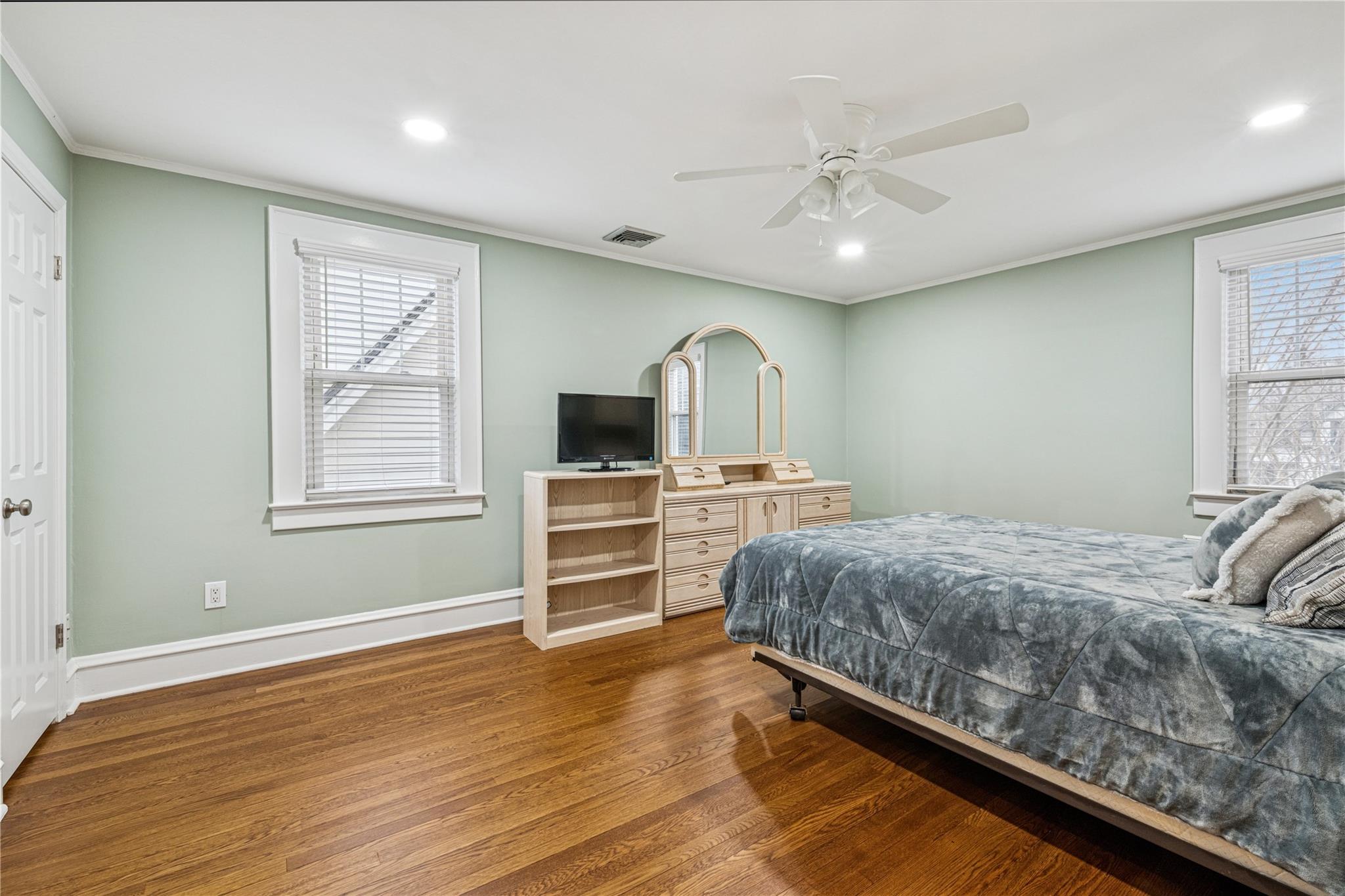 363 Hempstead Avenue, Rockville Centre, New York image 28