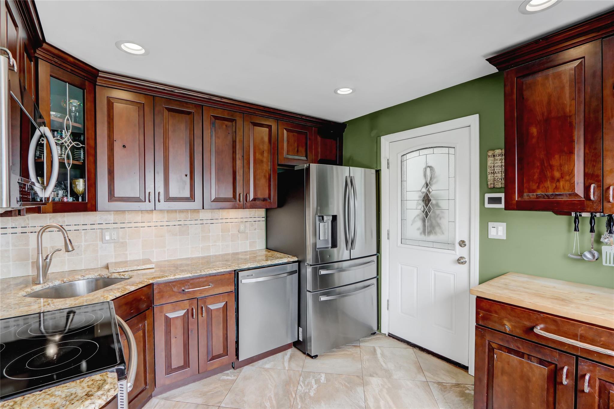 41 Cleveland Place, Massapequa, New York image 6