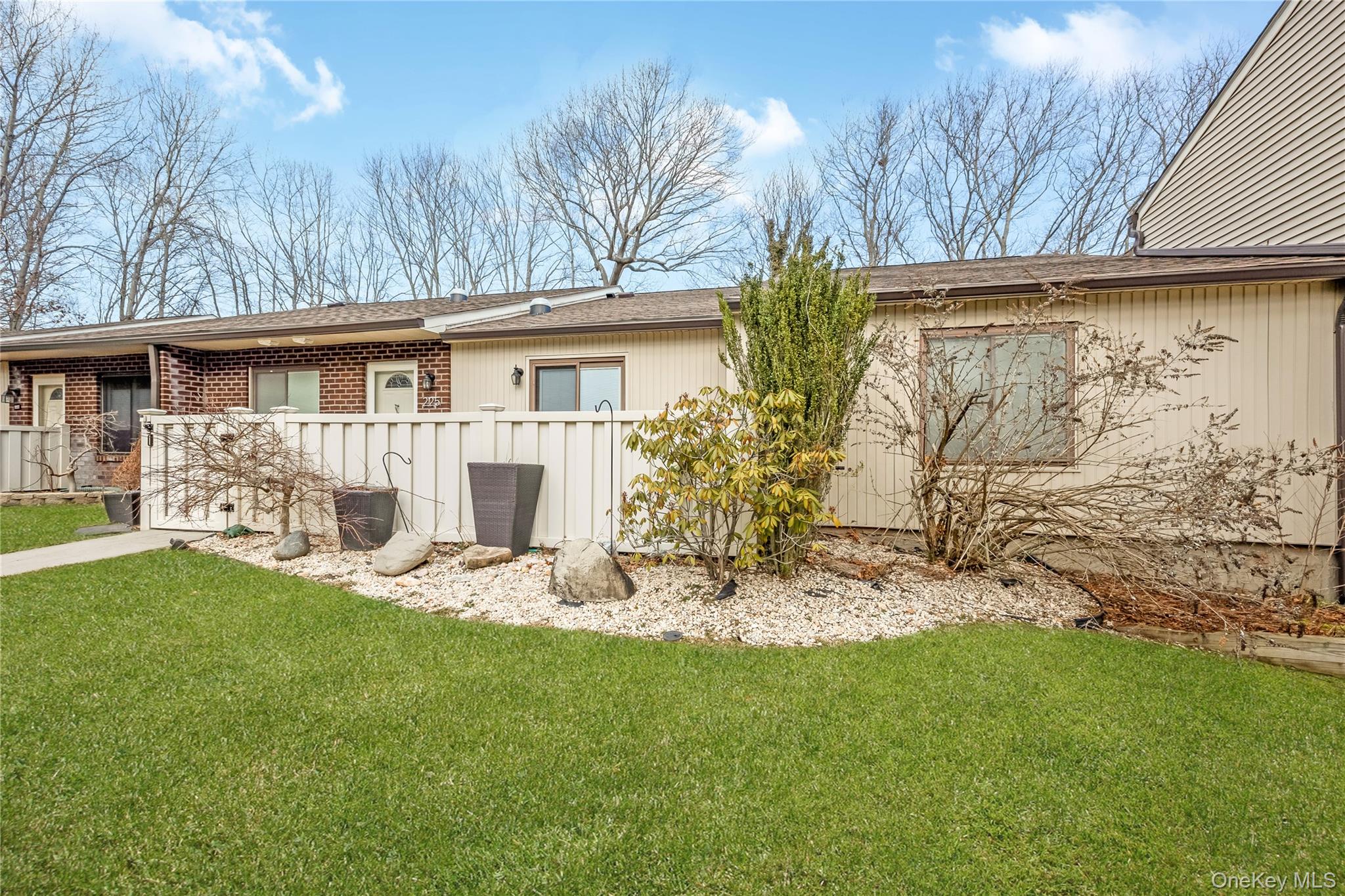 225 Birchwood Road 669