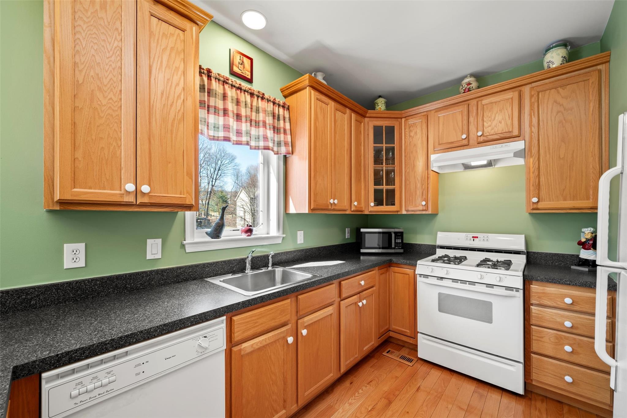 10 W Rockridge Drive, Highland Mills, Florida image 7