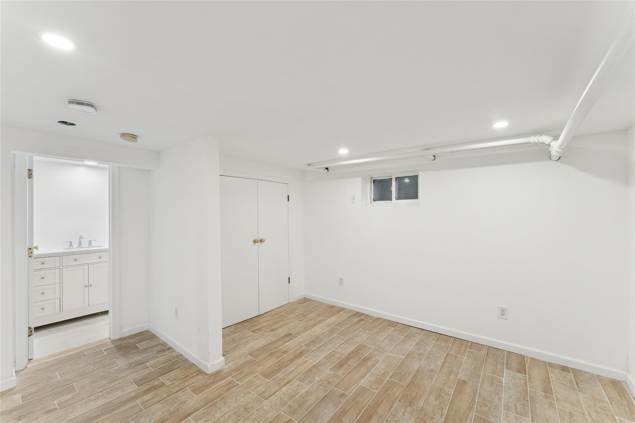 694 The Fenway, Baldwin, New York image 26