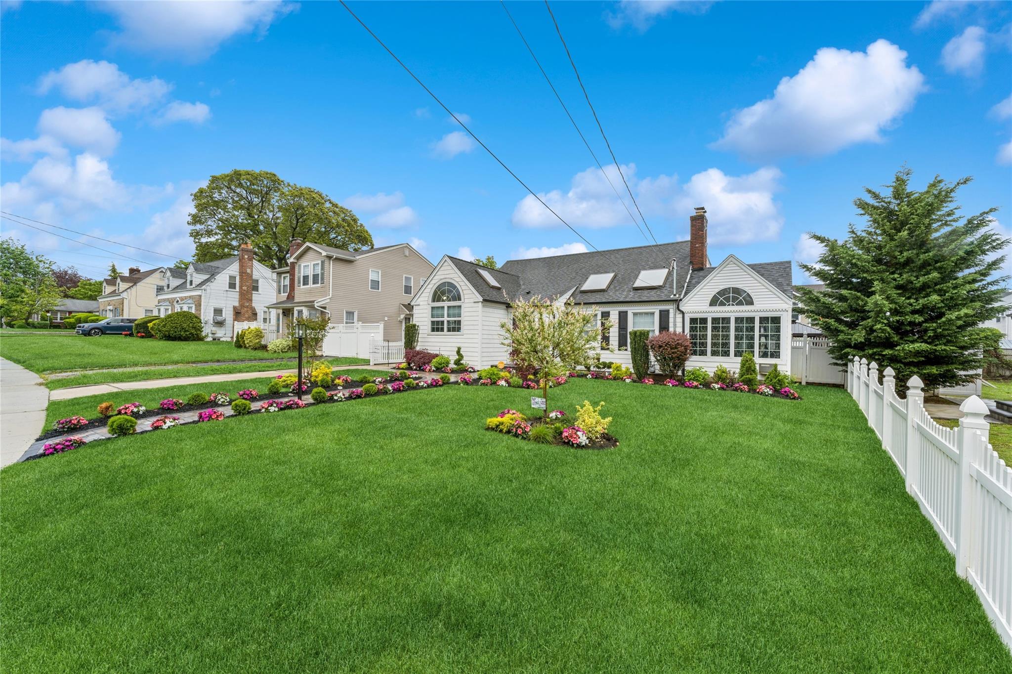 694 The Fenway, Baldwin, New York image 3